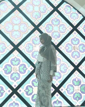 Wan Sharmila Instagram - Sesungguhnya jodoh itu rahsia Allah. 

Alhamdulillah syukur. My dear sister, Semoga menjadi isteri yang terbaik dunia akhirat. I love you. ❤️ 💐