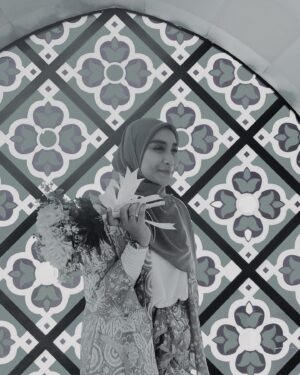 Wan Sharmila Instagram - Sesungguhnya jodoh itu rahsia Allah. 

Alhamdulillah syukur. My dear sister, Semoga menjadi isteri yang terbaik dunia akhirat. I love you. ❤️ 💐
