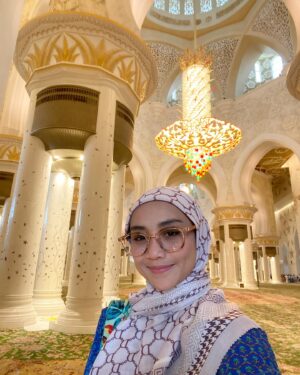 Wan Sharmila Instagram - Last day puasa. Thank you Abu Dhabi. 
- Louvre Abu Dhabi
- Qasr Al Watan
- Sheikh Zayed Grand Mosque 

#abudhabi