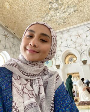 Wan Sharmila Instagram - Last day puasa. Thank you Abu Dhabi. 
- Louvre Abu Dhabi
- Qasr Al Watan
- Sheikh Zayed Grand Mosque 

#abudhabi