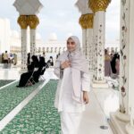 Wan Sharmila Instagram - Syukur for everything . Salam Aidilfitri, Maafkan salah silap. #abudhabi #sheikhzayedmosque