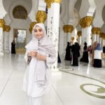 Wan Sharmila Instagram - Syukur for everything . Salam Aidilfitri, Maafkan salah silap. #abudhabi #sheikhzayedmosque