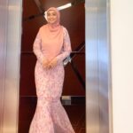 Wan Sharmila Instagram - Tengah practice nak berjalan raya rumah mak awak. Kalau comel macam ni boleh dapat duit raya tak? ☺️ Selamat Hari Raya .. 😍 *sorry la caption miang pulak* @angguncottoncollection_hq #anggunrayakaliniberbeza