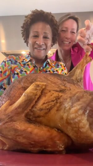 Wanda Sykes Instagram - I brined this sucker for 40 hrs.  It was delicious!  Merry Christmas to you and yours! 🎄 @iamalexsykes