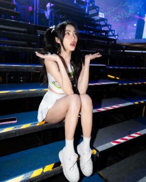 Wanida Termthanaporn Instagram - Backstage #rsmeetingconcert2024 #girlyberry