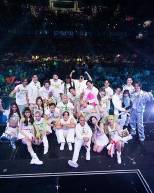 Wanida Termthanaporn Instagram - เราฟังเพลง ตามไปดูคอนเสิตพี่ๆมาตั้งแต่เด็กๆ ก็ไม่เคยคิดไม่ฝันว่าโตมาจะได้มาอยู่บนเวทีเดียวกับพวกเค้าด้วย ☺️ ขอบคุณ Rs นะคะที่ให้โอกาศ girly berry มาอยู่บนเวทีนี้ด้วย สนุกมากมากเลยค่ะ 😘 #rsmeetingconcert2024 #girlyberry