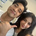 Wanida Termthanaporn Instagram - เราฟังเพลง ตามไปดูคอนเสิตพี่ๆมาตั้งแต่เด็กๆ ก็ไม่เคยคิดไม่ฝันว่าโตมาจะได้มาอยู่บนเวทีเดียวกับพวกเค้าด้วย ☺️ ขอบคุณ Rs นะคะที่ให้โอกาศ girly berry มาอยู่บนเวทีนี้ด้วย สนุกมากมากเลยค่ะ 😘 #rsmeetingconcert2024 #girlyberry