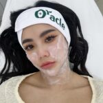 Wanida Termthanaporn Instagram - จนคอนแล้วก็ทำสวยต่อสิฮะ 🤣 แวะมาให้คุณหมอร้อยไหมด้วยเทคนิคจากเกาหลีที่ @dr.oracle_thailand ☺️