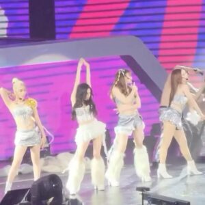 Wanida Termthanaporn Instagram - Stylist by @lookmai.92 🧚🏻‍♂️ #rsmeetingconcert2024 #girlyberry