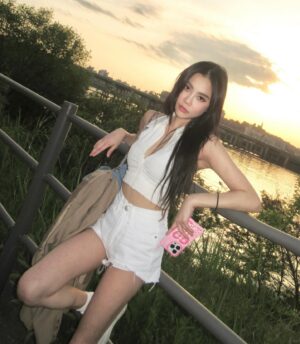 Wanida Termthanaporn Instagram - Sunseting by Haan River 😊