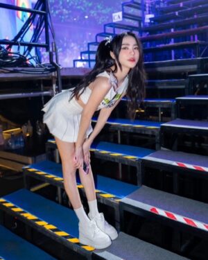 Wanida Termthanaporn Instagram - Backstage #rsmeetingconcert2024 #girlyberry