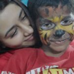 Warina Hussain Instagram - The perfect Christmas 💝 from Dev👦🏻 & Ved👶🏻 thank you @darshanpateldallas for your generosity, it brought BIG smiles to cute faces !! #christmas #christmasspirit #realsanta #reelsindia #aliens #exist