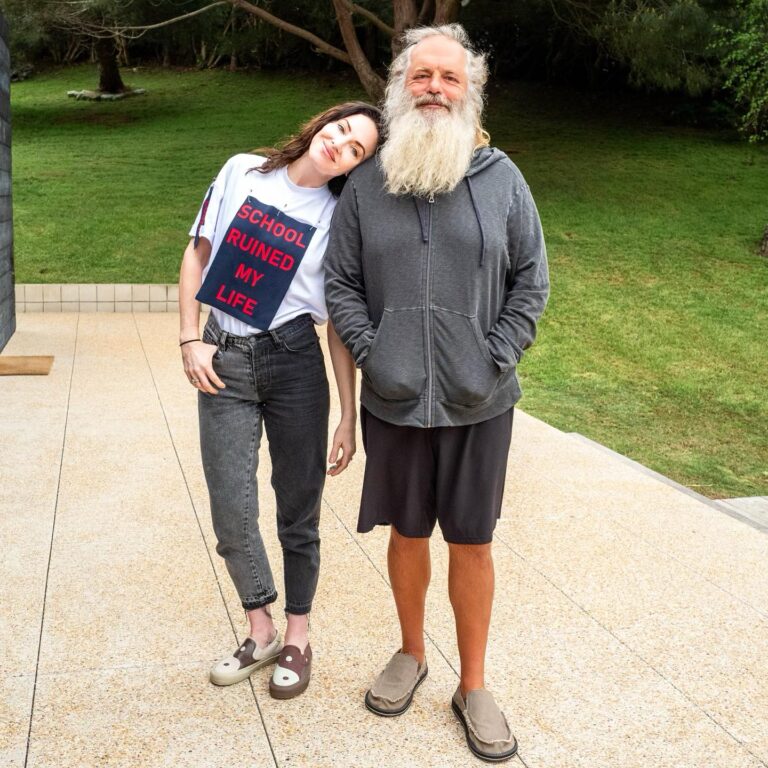 Whitney Cummings Instagram - I’m on the @rickrubin podcast. Out now.