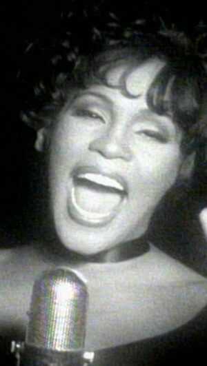Whitney Houston Instagram - January 2, 1993: "I'm Every Woman" was released as the second single from "The Bodyguard Original Soundtrack Album." Written by Ashford & Simpson and originally recorded by Chaka Khan, Whitney's version was produced by Narada Michael Walden with additional remix production by Clivilles & Cole (who also performed at Whitney's wedding!) The single was a huge hit, peaking at #4 on the Billboard Hot 100, #1 on the Dance Club Songs Chart and #5 on the Hot R&B HIp Hop Songs Chart. It also won Whitney an NAACP Image Award for 'Outstanding Music Video' and a Grammy nomination for 'Best Female R&B Vocal Performance.'
Directed by @randeestnicholas, the video included appearances by Chaka Khan, Cissy Houston, TLC, Valerie Simpson and a pregnant Whitney 🤗💜
