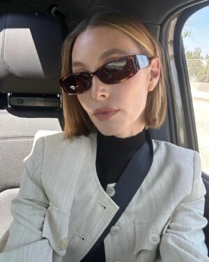 Whitney Port Instagram - Went for it 💇🏼‍♀️