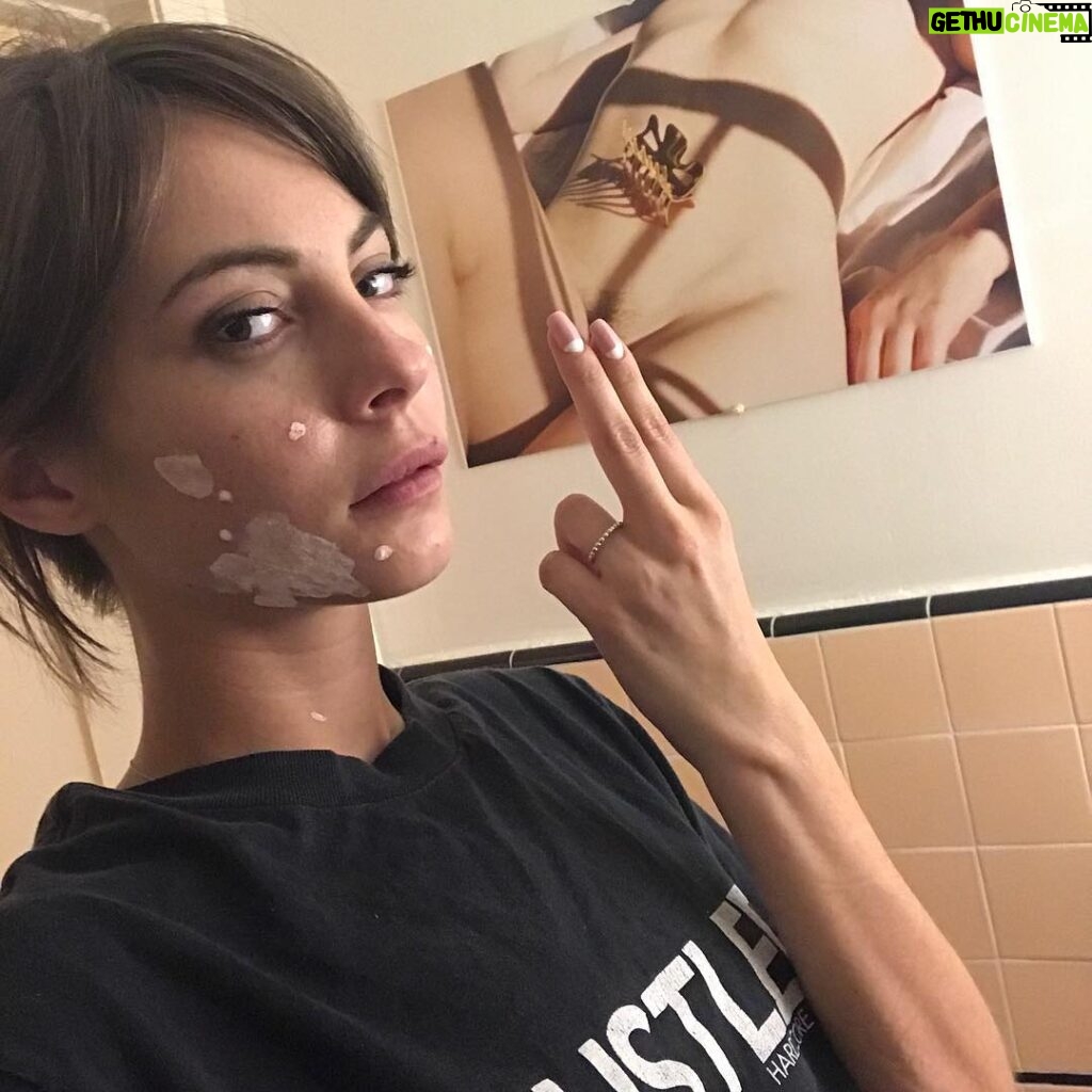 Willa Holland Instagram -