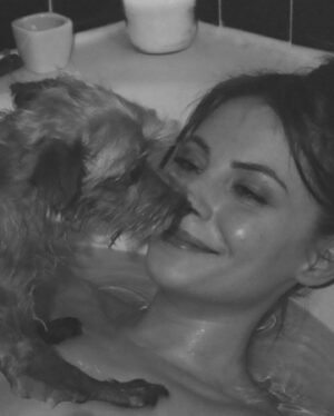 Willa Holland Instagram - Swimming lessons