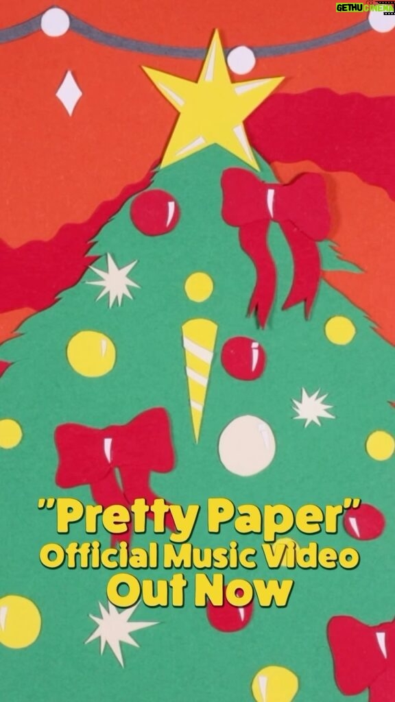 Willie Nelson Instagram - Happy December! The new animated music video for #PrettyPaper is out now! Watch at the link in bio.