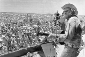 Willie Nelson Instagram - Happy “Willie Nelson’s 4th of July Picnic” Day

📷: Bettmann Archive