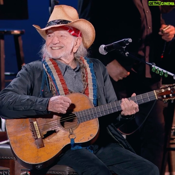 Willie Nelson Instagram - Tonight’s the night! Tune in to @cbstv/@paramountplus at 8:30 PM ET to watch Willie’s 90th Birthday Celebration! Catch incredible performances from a star-studded lineup, exclusive behind-the-scenes footage, and captivating interviews from this year’s birthday weekend on April 29 & 30, 2023 at @hollywoodbowl!