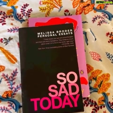 Willow Shields Instagram - Currently reading or recently finished. Drop your book recommendations in the comments please!! 💕💖 @willowshelf