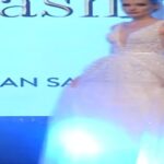 Wilma Elles Instagram - Gelin Damat Dergi Nin güncel kapak yüzü olmanın mutluluğunu yaşıyorum... Ne iyi denk geldi... çünkü tam o dönemde - şimdi evlendim.... O kadar çok çekimler ve defileeler için beyaz gelinlikleri giyindim ki herkes benim nikah fotoğrafları ilk önce bir performans olarak algıladı :)) şimdi de yavaş yavaş havalar ısınmaya başlıyor ve düğün sezon planlanıyor...Herkese mutluluklar dilerim!! Bir ömür boyu İnşallah ❤️ 2018 Nin eski kapak çalışmaları de ekledim....hangisi daha çok beğendiniz? @gelindamatdergisi @ferhatmugurtay @serhanserter_official @avsahcelik
