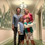 Wilma Elles Instagram - Los Angeles Başkonsolosumuz Sayın Sinan Kuzum’ u makamında ziyaretimizi kabul ettiği için çok teşekkür ederiz. Amerikan-Türk ve uluslararası film prodüksiyonları ve film festivalleri hakkında keyifli sohbetimiz oldu. Başkonsolosumuz ve yardımcısı Konsol Gizem Kumaz Hanımefendiye sanata ve sanatçılara verdikleri değer ve ilgi için çok teşekkür ederim.✨🇹🇷🤍🇺🇸✨ @turkiye_in_losangeles @avsahcelik