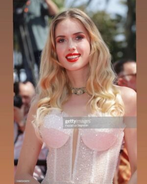 Wilma Elles Instagram - Cannes Film festival Red Carpet of "Fallen Leaves" wearing @gulaferatas ❤️ being styled by @nilufersatorius ❤️ #Hautecouture #cannes #filmfestival #dress #fallenleaves #wilmaelles #wilmaelles1