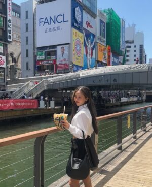 Woranuch Bhirombhakdi Instagram - แดดก็ร้อน…อ้อนใครได้บ้างงงงง 🙊 ☀️ 🙋🏻‍♀️