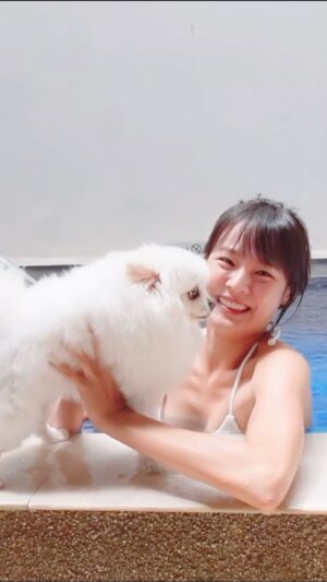 Worrawech Danuwong Instagram - พาลูก @neonsira มาว่ายน้ำเล่นกันในวันครอบครัว ดูคลิปเต็มได้ที่ Youtube : DanPattie ตอนนี้ได้เลยน๊า🥰