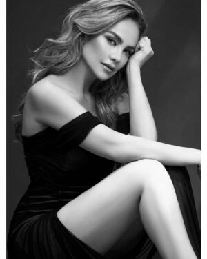 Ximena Córdoba Instagram - ❀ Miramos la vida de otra forma, cuando comprendemos que cada experiencia está allí para enseñarnos algo.