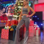 Ximena Córdoba Instagram - Ya nos vemos en @cuentameloyaof !♥️ Mis looks son de @studiofcolombia @studiofmexico , cual les gusta mas? 💋