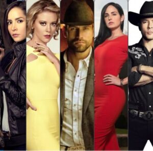 Ximena Herrera Instagram - Después de haber leído las palabras llenas de agradecimiento, anécdotas y nostalgia que publicaron mis queridos @raulmijomendez y @joshuamintzoficial por la celebración de #10ANIVERSARIO del @elsenordeloscielos , no puedo evitar compartir unas mías…
Existen proyectos, productores, directores , televisoras, castineras, etc… que muchas veces no ven el potencial de un producto original, empezando por el elenco… y sin embargo existen otros que sí!!!!! En eso nos vamos a enfocar.  La serie  del ESDLC ✈️, nunca estuvo contemplada para convertirse en un fenómeno ni llegar a las temporadas que hoy lleva. A esta “propuesta”, que aparentemente duraría 3 meses al aire , nos unimos un grupo de actores que tuvimos la OPORTUNIDAD de que creyeran en nosotros y en nuestro trabajo y así , junto con excelentes productores, escritores, directores y compañeros detrás de cámaras… se logró cambiar la historia de la televisión latina y en USA 🤧. Yo sé que no me he cansado de agradecerles tanto a @joshuamintzoficial y a mi amada @anaceliaurquidi por CONFIAR en una actriz que llevaba 10 años esperando un personaje que le cambiara la vida y le abriera más oportunidades en esta industria tan competitiva. Gracias , gracias, gracias…. Nuevamente por ese viaje impredecible, complejo y arriesgado proyecto en donde me dieron la libertad de crear a #LaXimena … GRACIAS @telemundo , @zelkoland , @marthagodoy2000 , stopello y a TODOS los involucrados.. (la lista es interminable). Los llevo en mi corazón por SIEMPRE. #Arre ✈️♾️ #tbt
