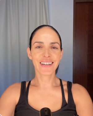 Ximena Herrera Instagram - La mujer más sexy es la que va vestida de amor propio y sabe lo que vale como mujer. 🎀 #Tbt ( La foto #10 es la mejor) #VibraBonito #VibraAlto #MerecesLoMejor #Ámate #Respétate 🪄🔮🪬🧿🌹💕