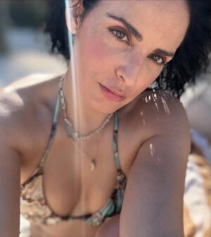 Ximena Herrera Instagram - Cada quién brilla con su propia luz. 💫🐚🧚🏻‍♂️🌊🧿