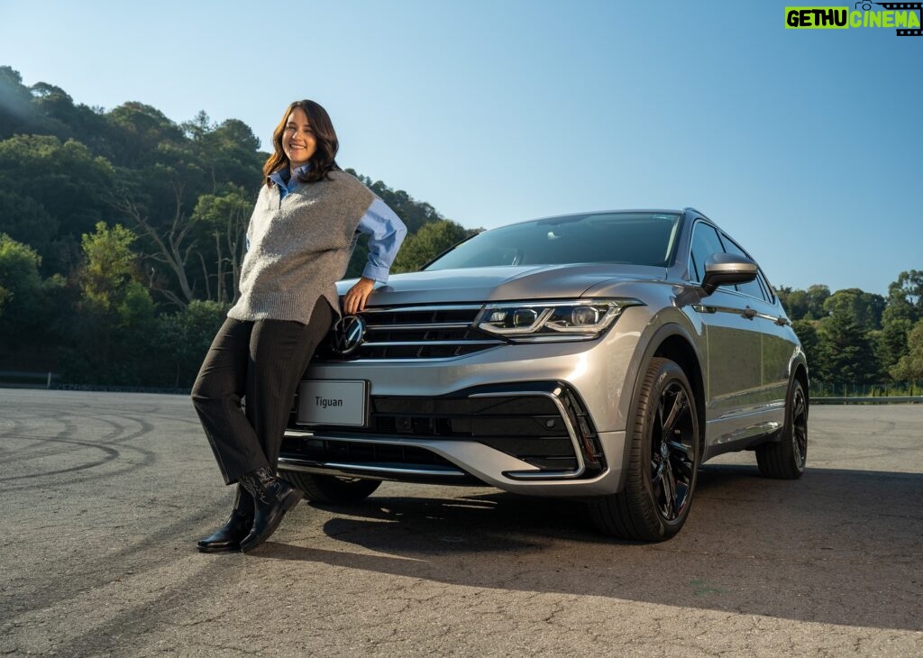 Ximena Sariñana Instagram - ¡Viví una experiencia emocionante! Tuve la oportunidad de probar Tiguan de Volkswagen. La tecnología es asombrosa. Conozcan más en el video completo en su canal de YouTube. #Tiguan #PruebaDeManejo @volkswagenmexico