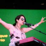 Ximena Sariñana Instagram - Gracias a todos por el show de hoy en @besamemuchofest . Estuvo bien bonito 💙 📸 @Faby.ledezma & @ismaelquintanillaiii