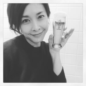 Yûko Takeuchi Instagram - ・
#プレミアムモルツ 豪華ケーキ
#ほらグラスも惚れる
#チョコでしたの
ハッシュタグ直したよ