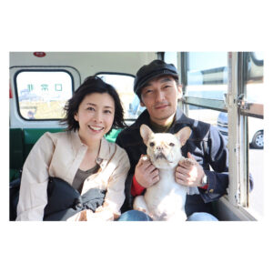 Yûko Takeuchi Instagram - ・
#キヤノンCM撮影現場にて
#EOSKissM
#クルミちゃんです
#お父さんと一緒