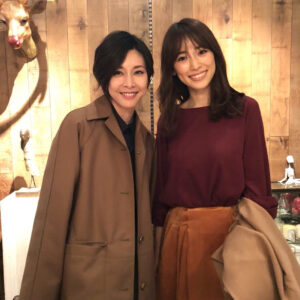 Yûko Takeuchi Instagram - ・
#episode5配信されましたの
#泉里香さまと一緒
#ミスシャーロック