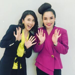Yûko Takeuchi Instagram - ・
ある日のこと
#平野ノラさん
#私も久しぶりにお会い出来て
#マンモスうれP〜
#ずっと応援してますよ
#小指の曲げ方一緒だヤッピー♪
…ん？ヤッピーの使い方違います？
教えてノラ先生❣️