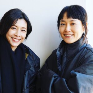 Yûko Takeuchi Instagram - ・
#撮影時は寒かったなぁ
#顔半分のシャーロックと
#菊地凛子さんだぞ
