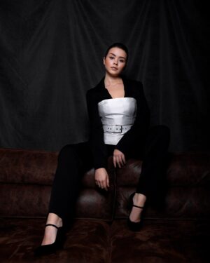 Yağmur Ün Instagram - 🥂 hello instagram

Photo : @muhammetkayku 
Styling : @ilkersacikara 
Hair : @isatore 
Make-up : @cuneytsevenn