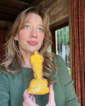 Yael Grobglas Instagram - I’d like to thank the academy for this cookie.. it was so good I ate three.