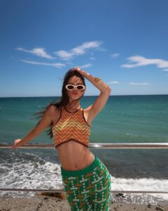 Yael Shelbia Instagram - 🧡💚🌴🩷🐠