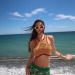 Yael Shelbia Instagram - 🧡💚🌴🩷🐠