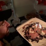 Yael Shelbia Instagram - אהוב שלי זהו הגעת לגיל 30 היינו אמורים לחגוג עכשיו , אבל המציאות קצת אחרת. והאמת שהדבר הכי חשוב זה שאתה פה לצידי בריא ושלם. מה7 לאוקטובר החרדה והפחד תקפו אותי לילות של בכי בלי שינה ואתה תמיד פה מחבק ומרגיע אותי עד שאני נרדמת וכל בוקר מעיר אותי ומזכיר לי שזה הזמן לתת מעצמי ולעשות כמה שיותר למען האחר. 24/7 של נתינה מהבוקר עד הלילה. קם ישר לחמ״ל ומשם ממשיך לחיילים, לפצועים ולמשפחות שכולות. רואה ושומע דברים שלא כל אחד יכול להכיל ובאותה נשימה עסוק בלשמח את אותם אנשים, לשיר להם והעיקר להעלות להם חיוך על הפנים. לראות אותך מהצד ולבכות מהתרגשות ושתדע שאני גאה בך, בנשמה שאתה. אוהבת אותך ותמיד פה לצידך. אז תודה שאתה שלי. אני מאחלת לעצמי כל בוקר להתעורר לצידך ולראות אותך מניח תפילין חולמת כל שישי להדליק נרות ולהביא לך נשיקה במצח לגדול איתך ביחד שני ילדים בלי פחד. מתפללת שרק תהיה בריא ומאושר ותגשים כל חלום בעזרת ה׳ אני רוצה שתדע שאני תמיד שלך מהיום שנפגשנו ועד הנצח ♥️ בעזרת ה׳ שנדע ימים טובים יותר מאושרים יותר יום הולדת שמח עומר שלי אני אוהבת אותך ♥️