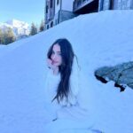 Yael Shelbia Instagram - 🎿☃️
