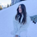Yael Shelbia Instagram - 🎿☃️