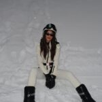 Yael Shelbia Instagram - Miss this white view ❄️